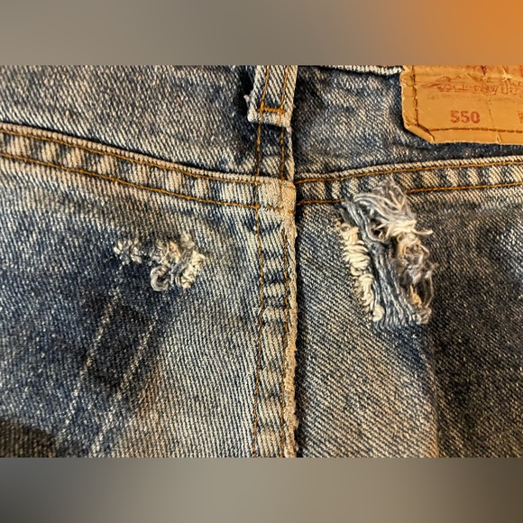 Mid 90s distressed Men’s vintage 550 Levi’s Denim Pants - Picture 6 of 6